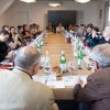 Si &egrave; aperta ieri la tre giorni del Roma Food & Wine Festival a Eataly, quartiere Ostiense. Il lato beverage ha messo in vetrina centinaia di etichette di decine e decine di grandi vignaioli, birre, acque e degustazioni molto seguite come quella della foto. Oggi, il bis con altrettanti motivi e assaggi interessanti (foto di Federica Tafuro)