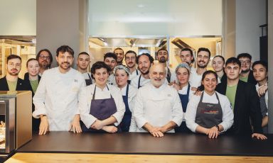 I protagonisti della cena dello scorso 22 febbraio con la grande brigata di Identità Golose Milano. Foto a cura di Onstagestudio
