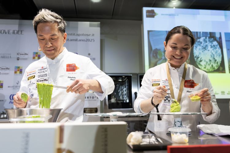 Karime Lopez e Takahiko Kondo mentre preparano la loro Non dire Cassate
