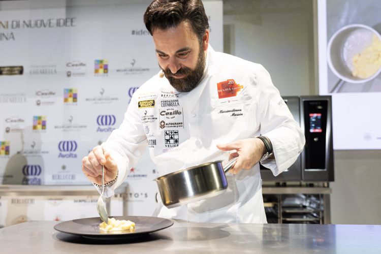 Massimiliano Mascia, chef del rinomato San Domenico di Imola, punta sugli ingredienti del territorio emiliano per un'alta cucina dal sapore autentico 
