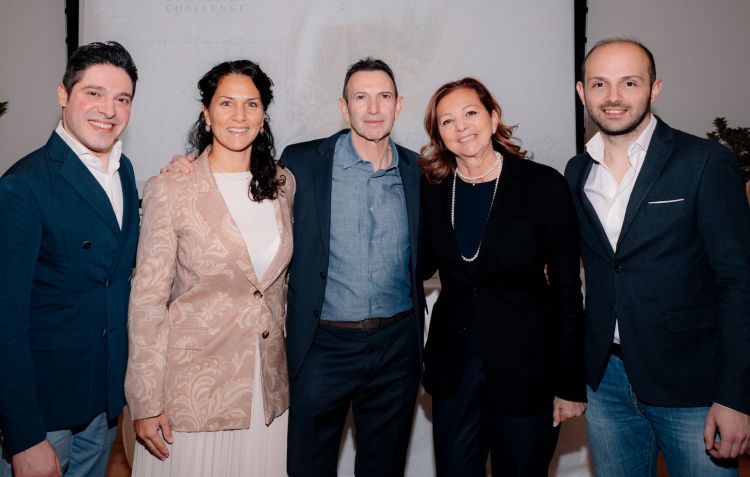 Da sinistra, Alberto Piras, vincitore del Ruinart Sommelier Challenge 2021 e Head Sommelier de Il Luogo di Aimo e Nadia di Milano, Silvia Rossetto, Senior Brand Manager Ruinart, lo Chef de Cave di Ruinart Frédéric Panaïotis, la nostra Cinzia Benzi e Simone Roveda, fondatore di Winerylovers e sommelier WSET
